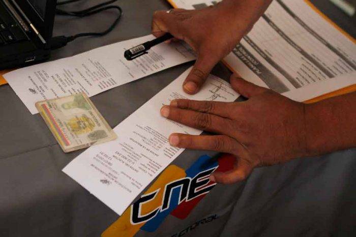 Súmate denuncia irregularidades en el Registro Electoral
