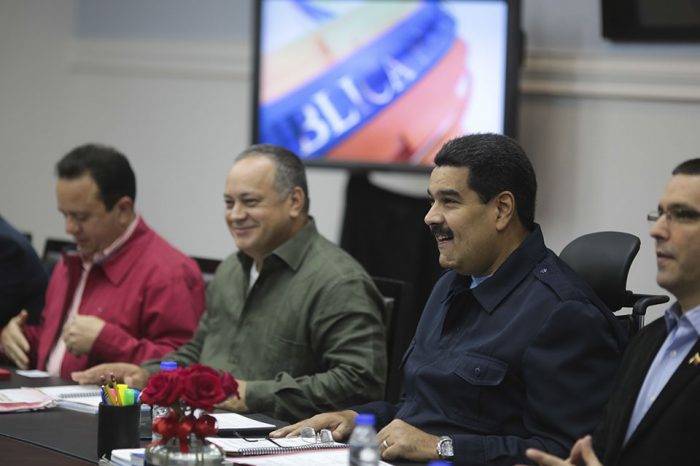 Maduro en consejo de ministros