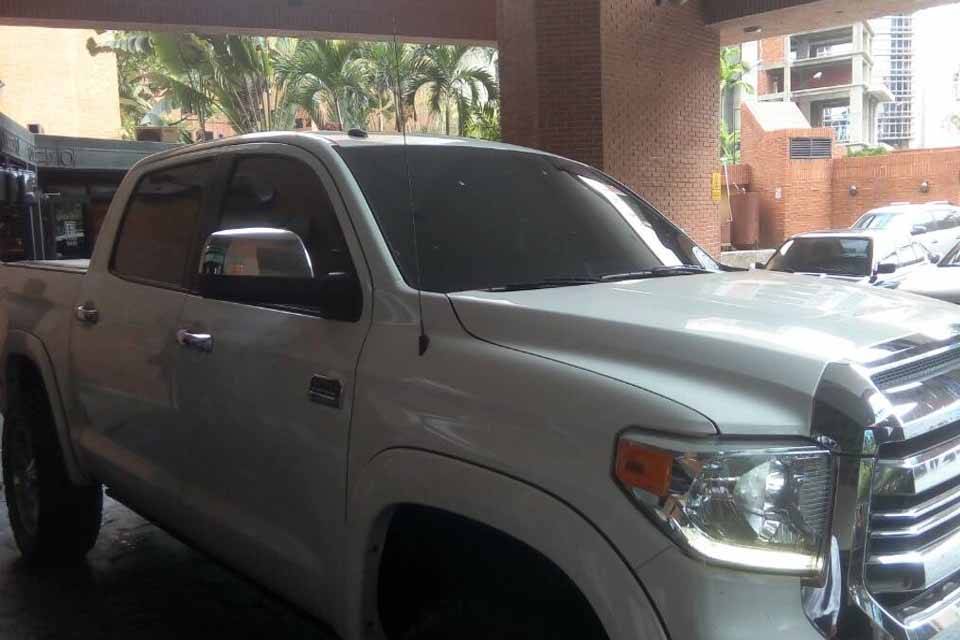 Javier Bertucci camioneta