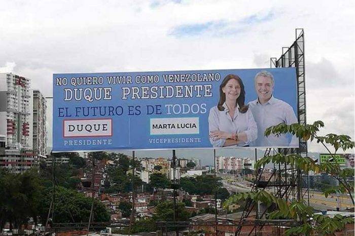 Centro Democrático Vallas Duque venezolanos