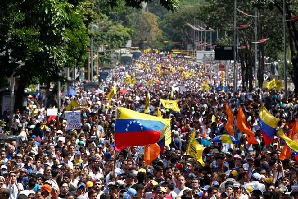 Marcha opositora. Venezuela