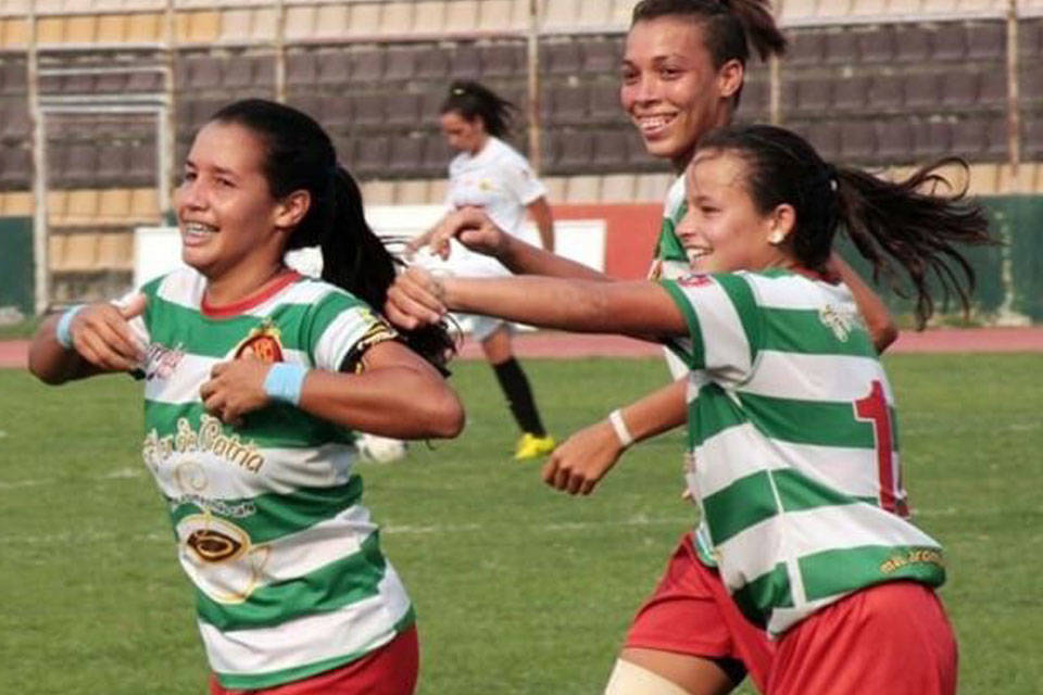 Fútbol femenino. Foto: Flor de Patria