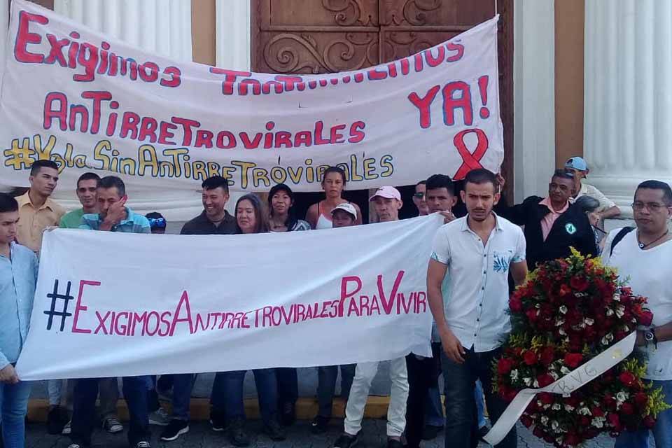 Emigrar o morir: el drama de los venezolanos que viven con VIH Protesta VIH