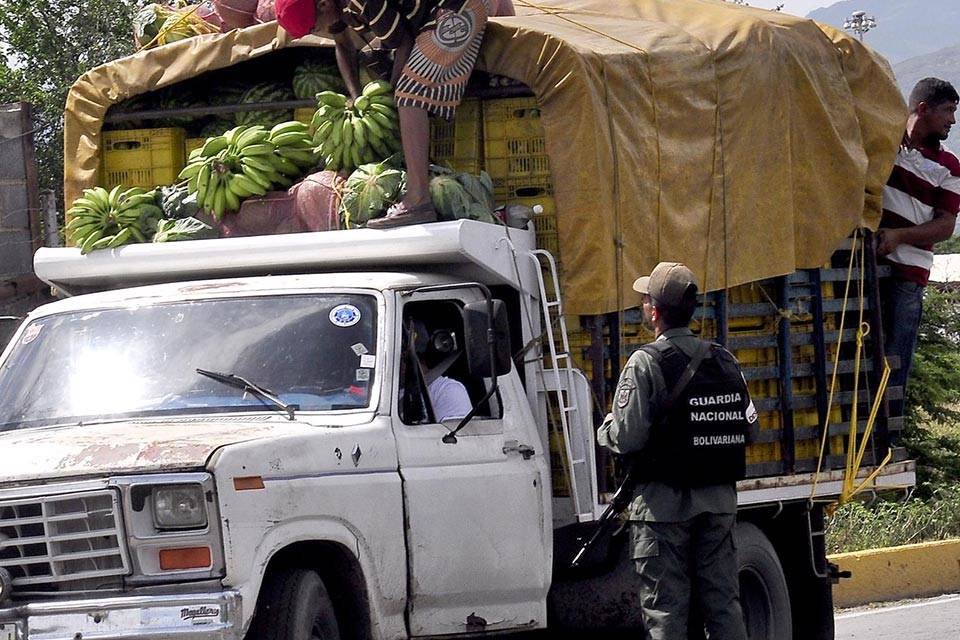 venezuela - LA DEBACLE DE PDVSA - Página 31 Transportistas-de-alimentos