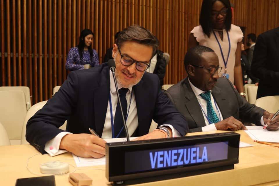 Felix Plasencia viceministro para temas multilaterales