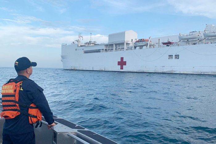 Buque hospital de EEUU llega a Colombia para atender a migrantes venezolanos. Tienen previsto realizar 12 cirugías diarias a bordo del buque
