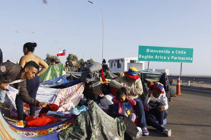 Chile permitirá la entrada de venezolanos sin papeles