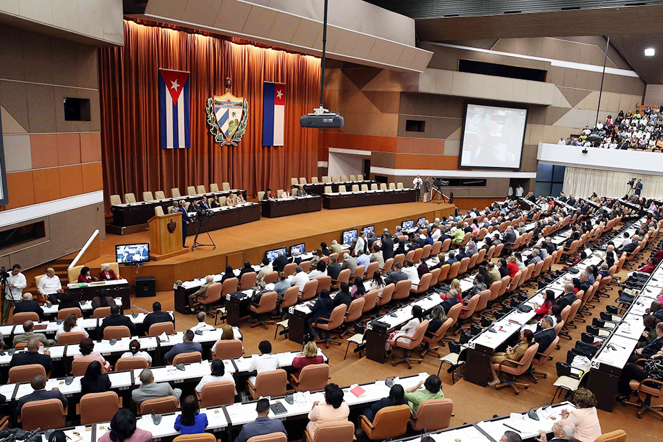 Diputados de Cuba eligen hoy al presidente y vicepresidente de la isla en un proceso donde no ocurre la participación directa del pueblo