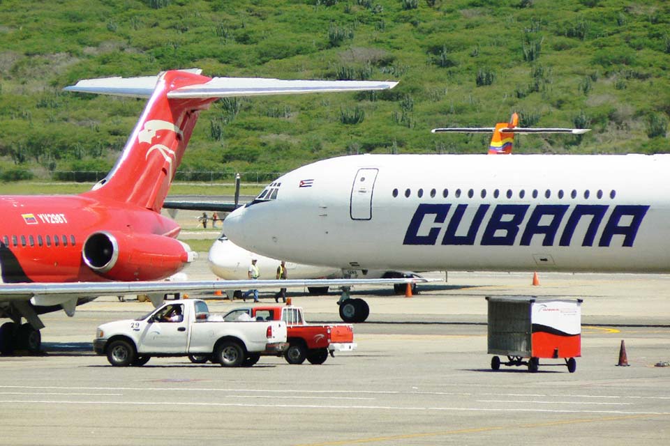 Cubana de Aviación cancela sus vuelos a Cancún y Caracas