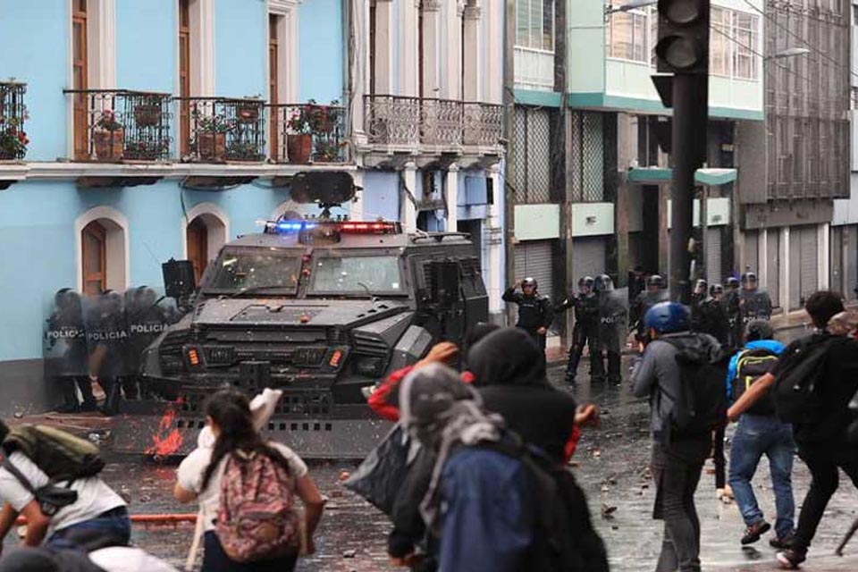 Protestas y paro en Ecuador deja varados en Guayaquil a varios venezolanos