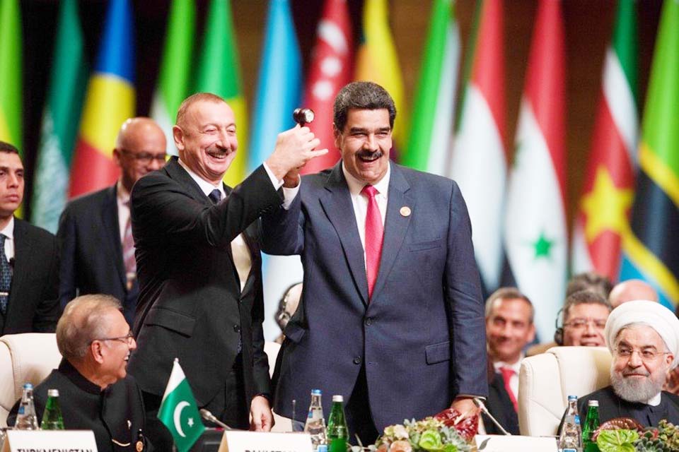 "Agresiones económicas" son tan letales como las militares, dice Maduro