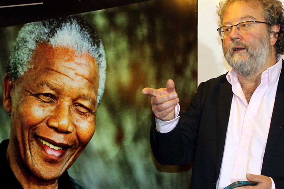 Mandela y Jonhn Carlin