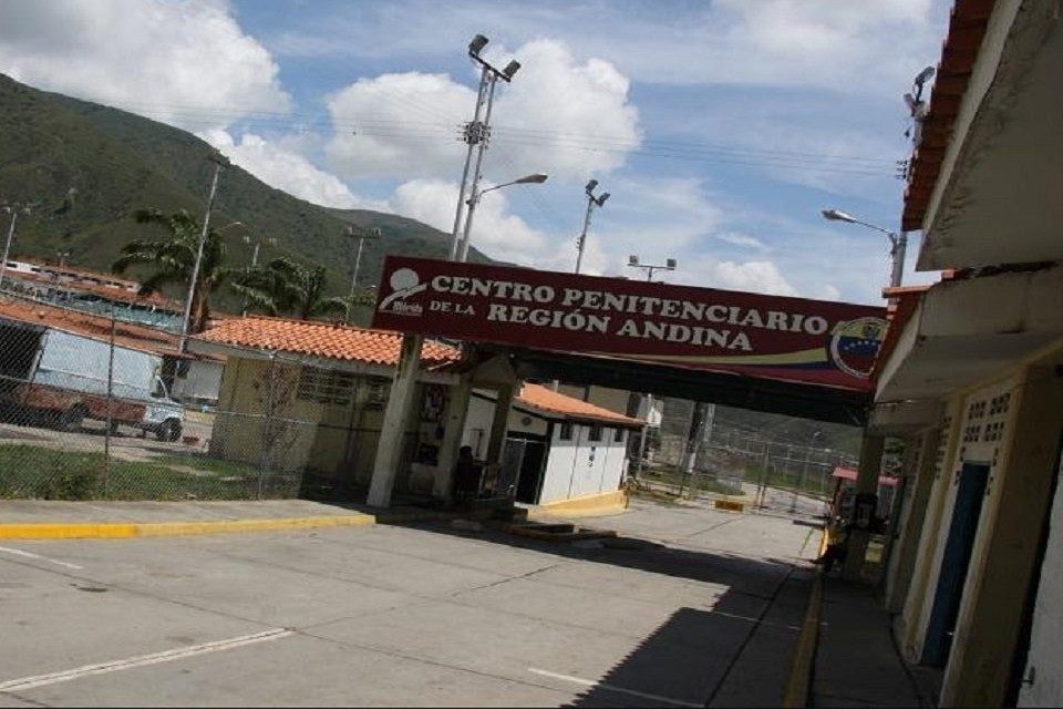 Reclusos - Centro Penitenciario de la Región Andina