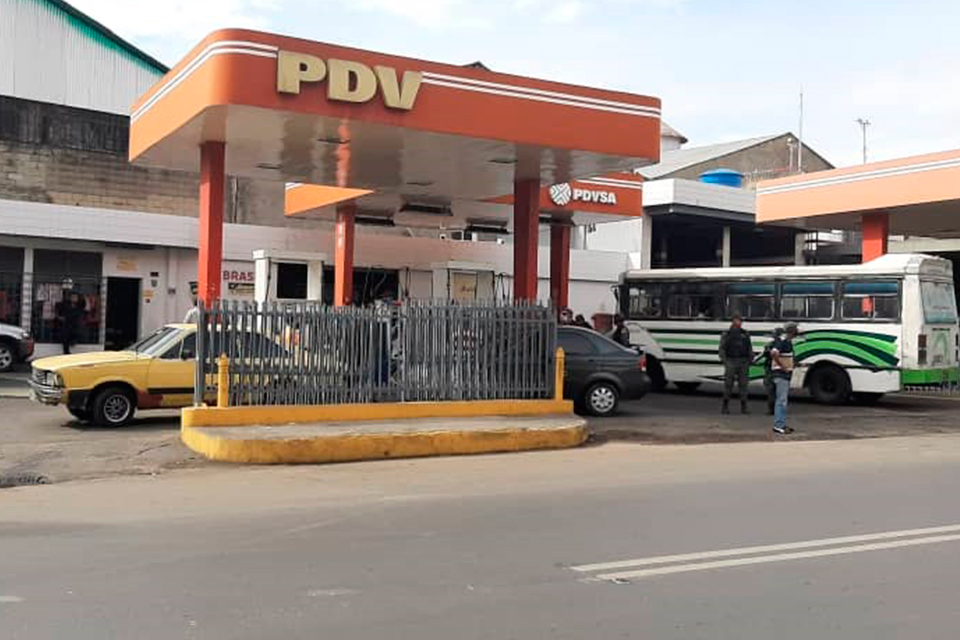 Caracas - gasolina - transportistas