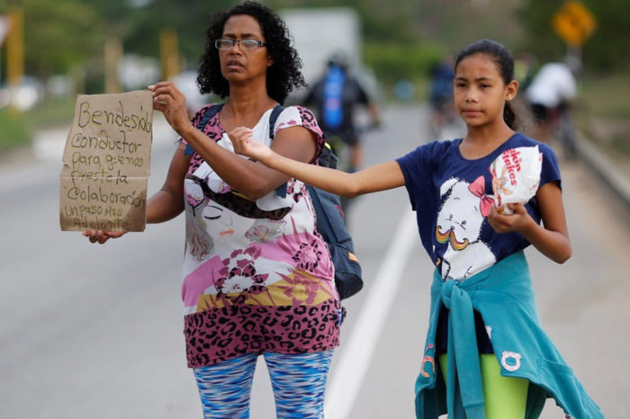 Precariedad de venezolanos varados en el interior está solapada por los repatriados