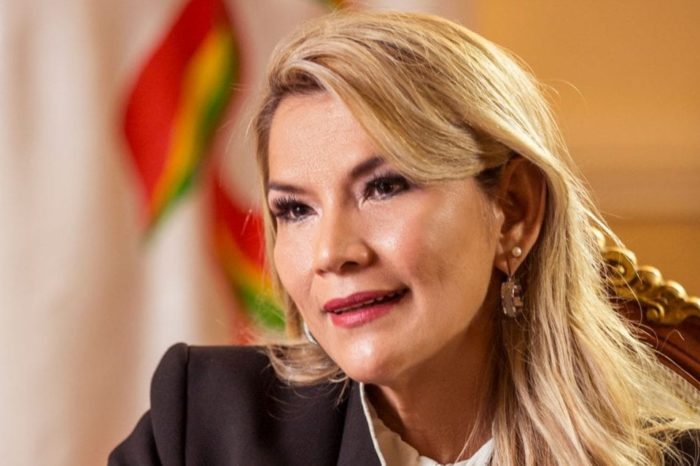 Recomiendan abrir juicio a presidenta interina de Bolivia Jeanine Áñez