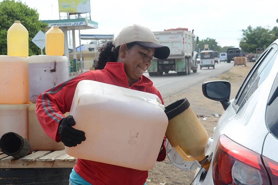 En Zulia piden a la ciudadanía que ahorre gasolina y la usen para "algo  importante"