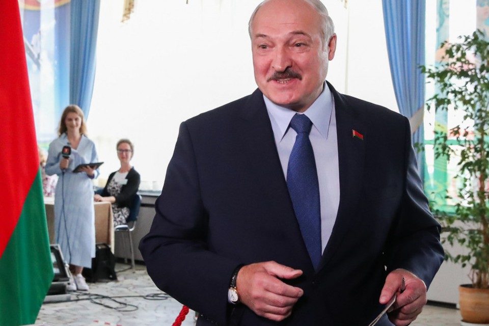 Presidente de Bielorrusia no descarta adelantar elecciones