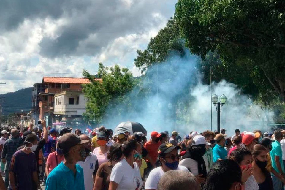 Un régimen tambaleante y un pueblo decidido