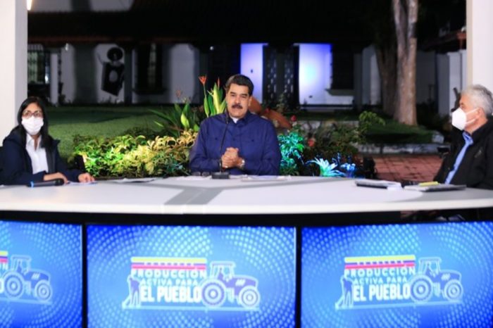 Maduro debates canales de televisión