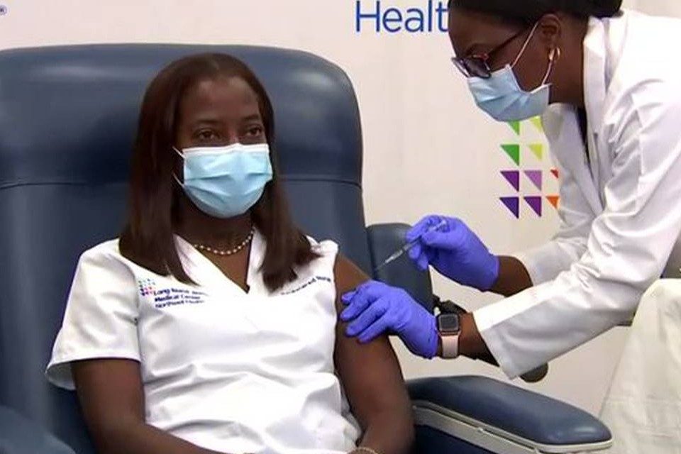 Nueva York aplicó primera vacuna contra el coronavirus este #14Dic