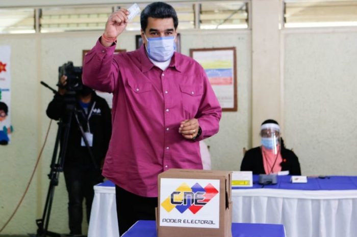 Nicolás Maduro voto parlamentarias