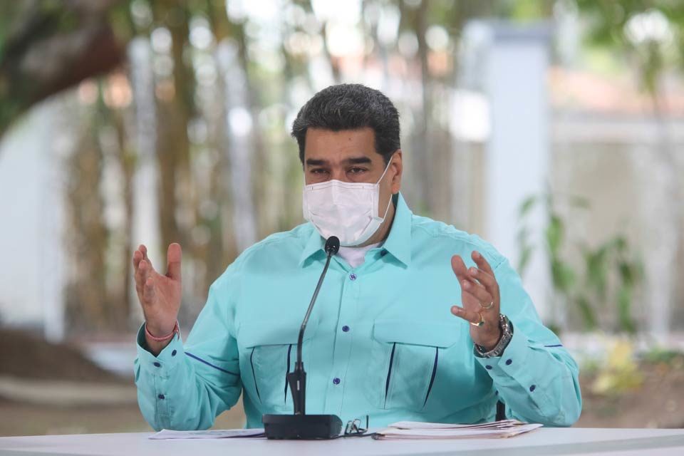 Maduro asoma posible control de precios