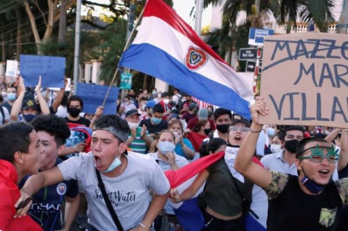 Paraguayos protestan