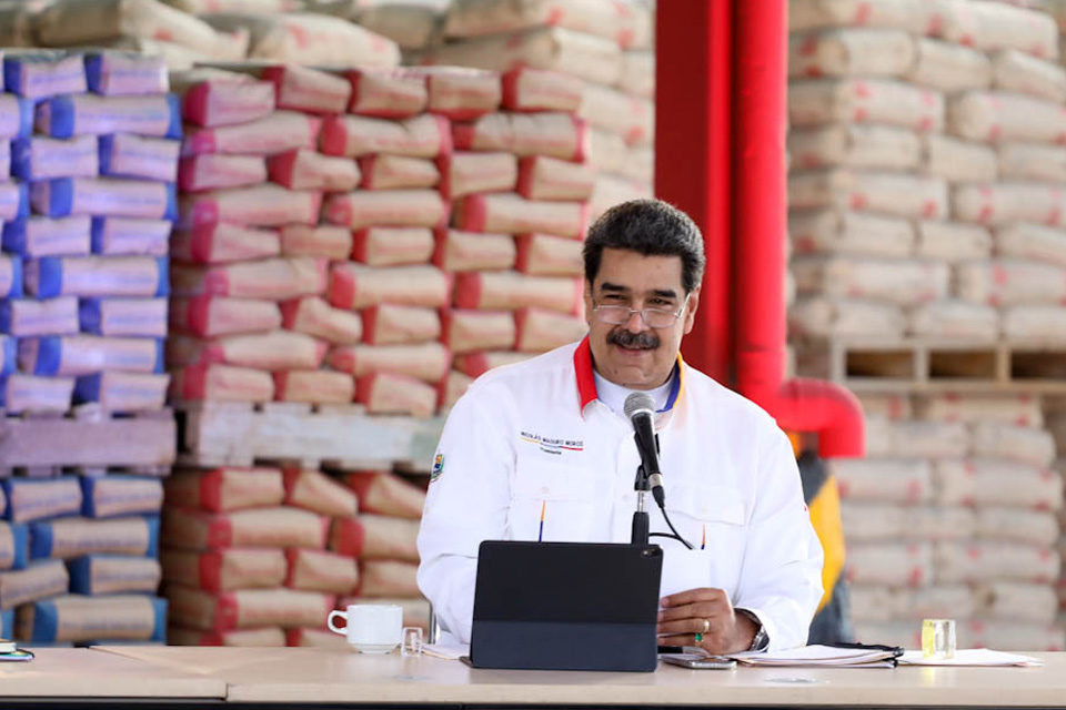 Nicolás Maduro insiste con el petro