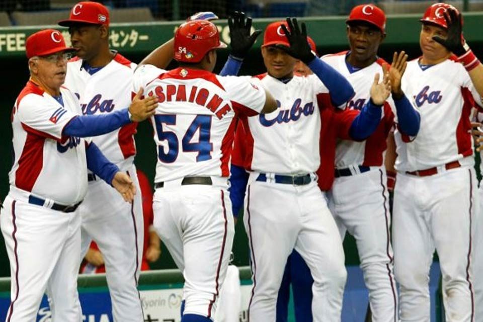 Deserciones en la selección cubana de beisbol