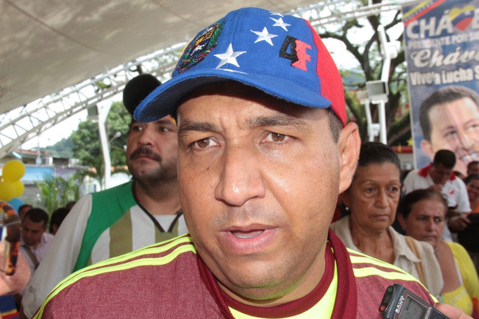 Alcalde tachirense ofrece vacunas a jefes de UBCH