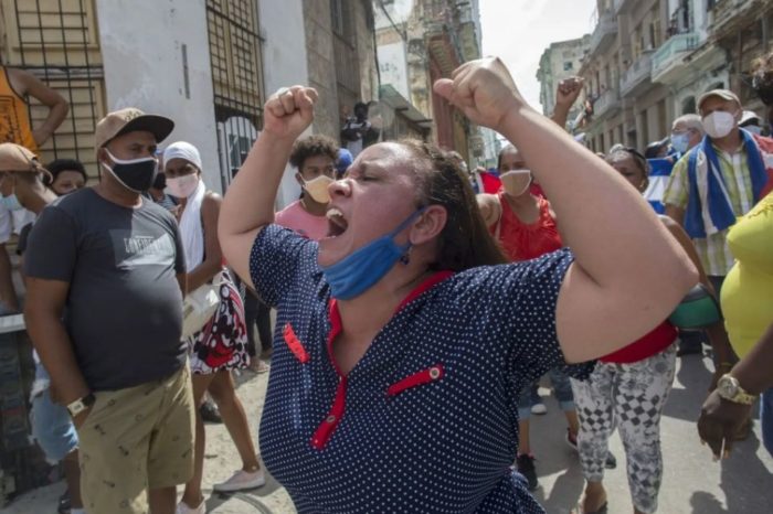 A Cuba se le corrió el maquillaje