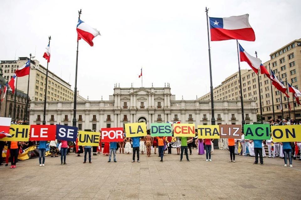 El gobierno obstaculiza la descentralización chilena