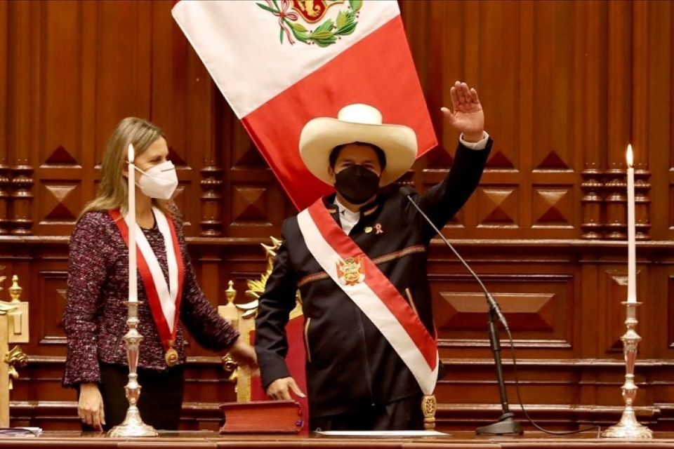 Bicentenario del Perú: el país en permanente prueba de estrés