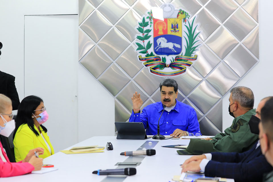 Maduro ofrece viviendas a damnificados de Mérida