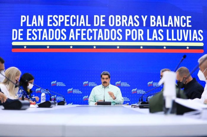 Nicolás Maduro evalúa peticiones de diálogo