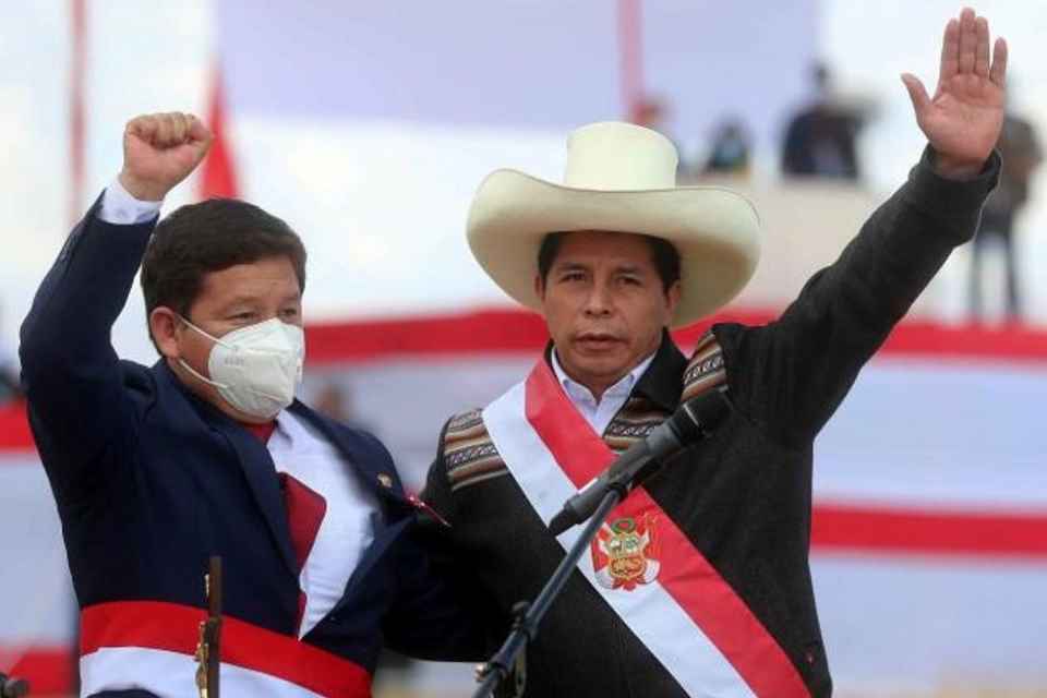 Pedro Castillo Presentó Ante El Congreso De Perú Propuesta Para ...