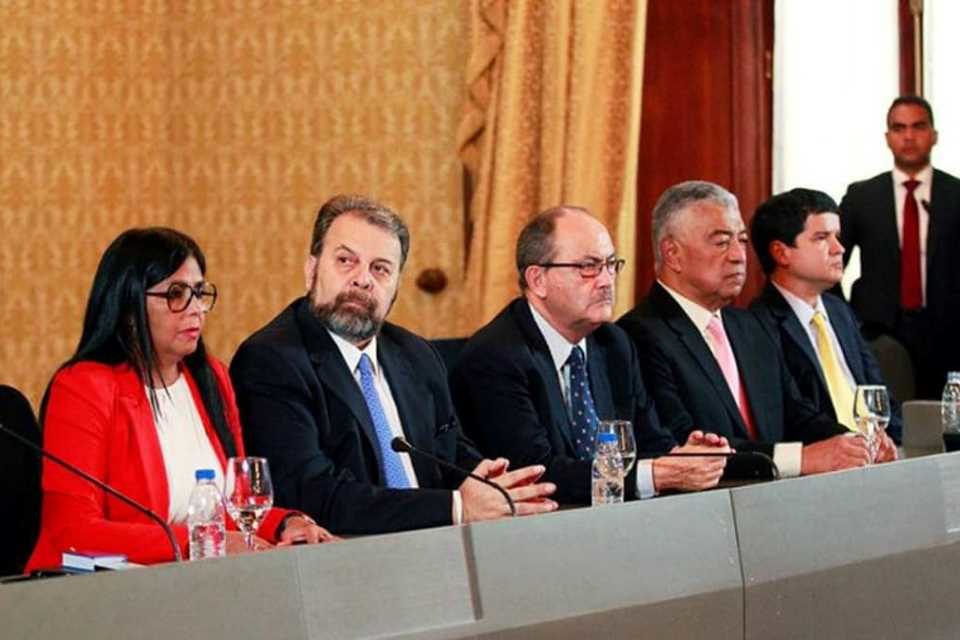 La mesita espera reinicio del diálogo con inclusión de todos los actores