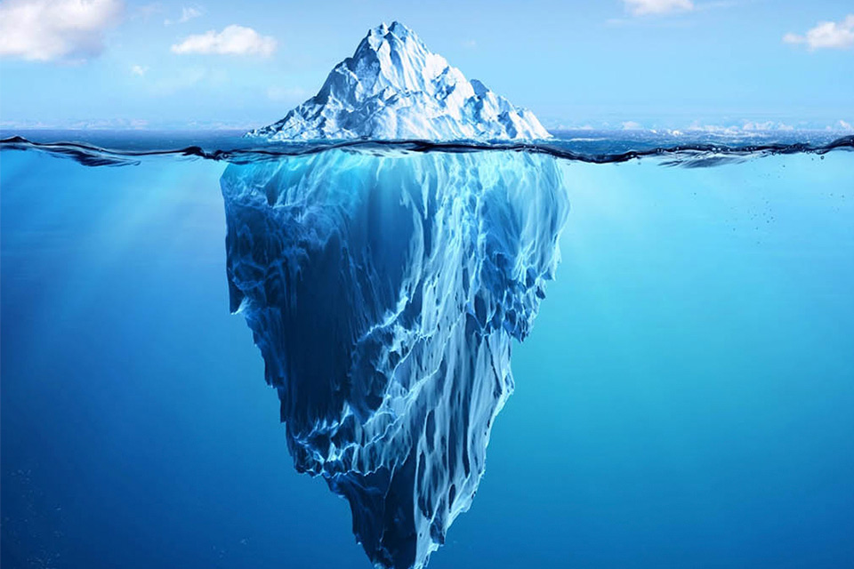 La punta del iceberg, por Fernando Luis Egaña