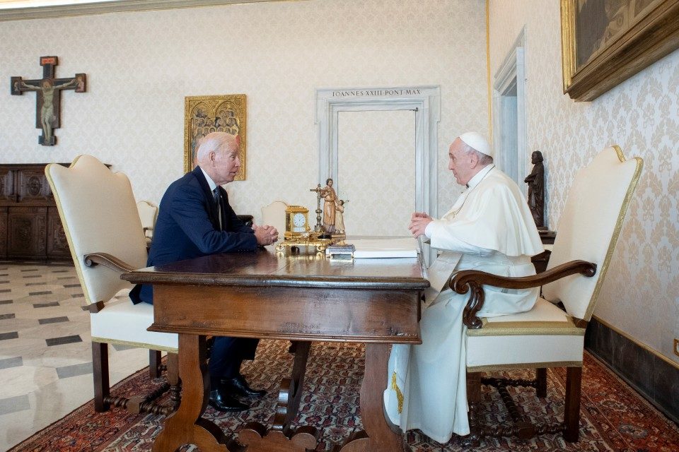 papa francisco Biden