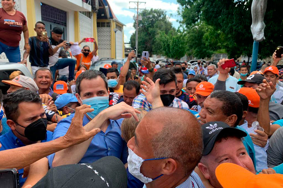 Juan Guaidó en Barinas con Superlano