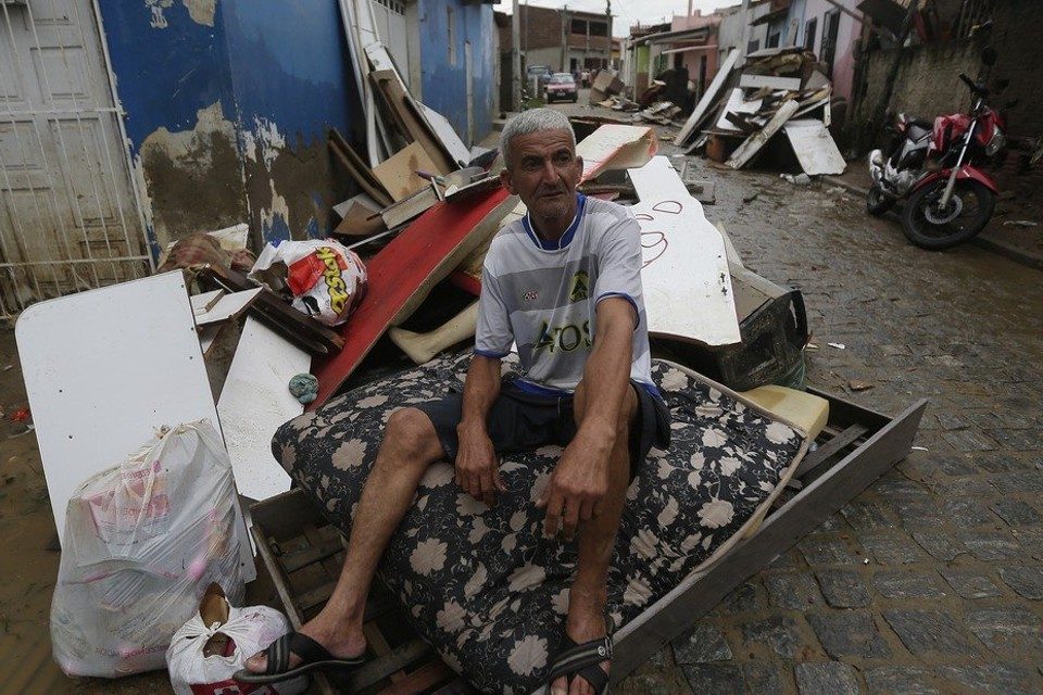 Brasil inundacion lluvias Bahía bolsonaro El Clarín
