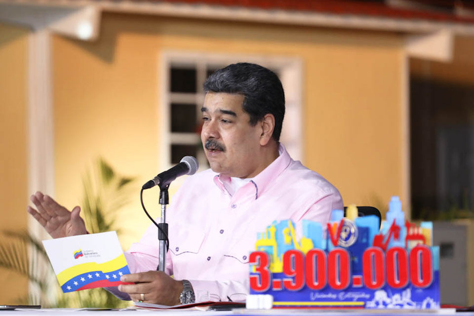 Maduro promete más viviendas