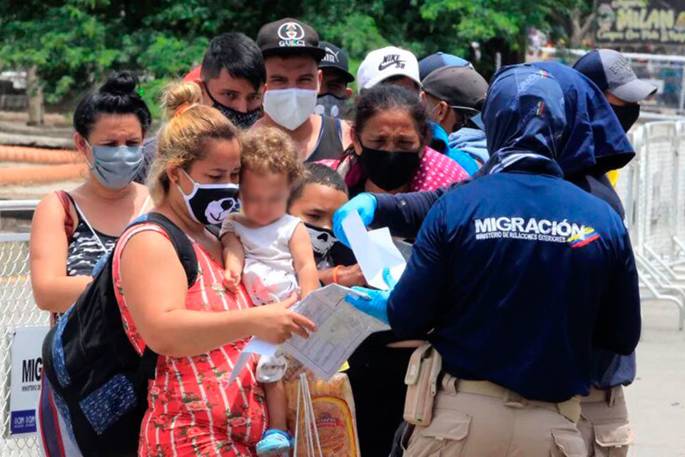 El legado colombiano en la gestión de la migración venezolana carnet fronterizo Colombia