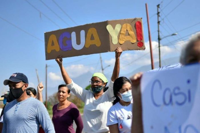 "No más hidrocuentos": en los cuatro puntos cardinales del país protestan por agua