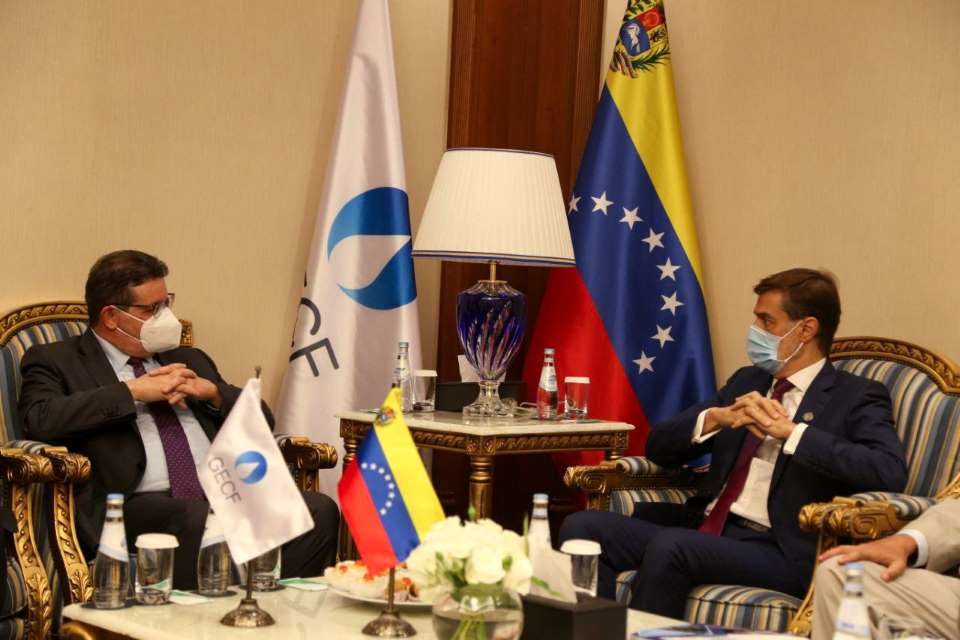 Gobierno de Maduro participa en Catar en cumbre de países exportadores de gas