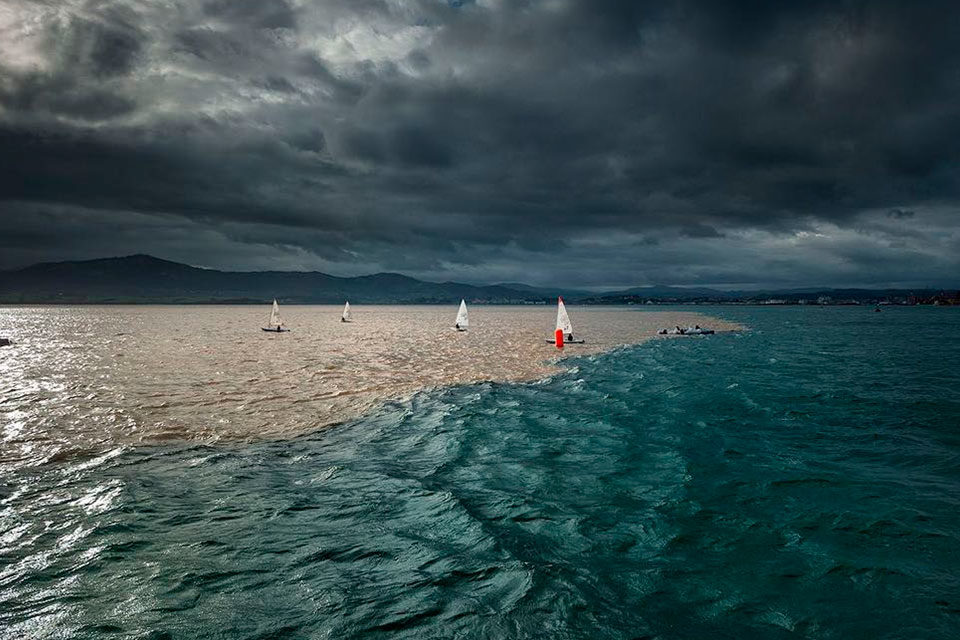 En Ucrania, Alemania navega entre dos aguas