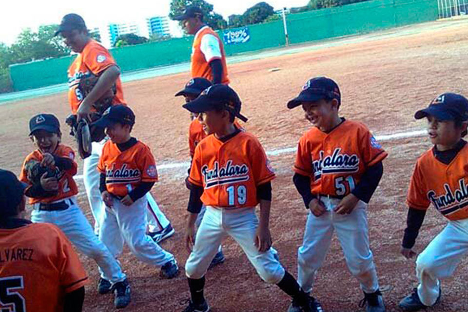 El béisbol menor está revirtiendo su esencia