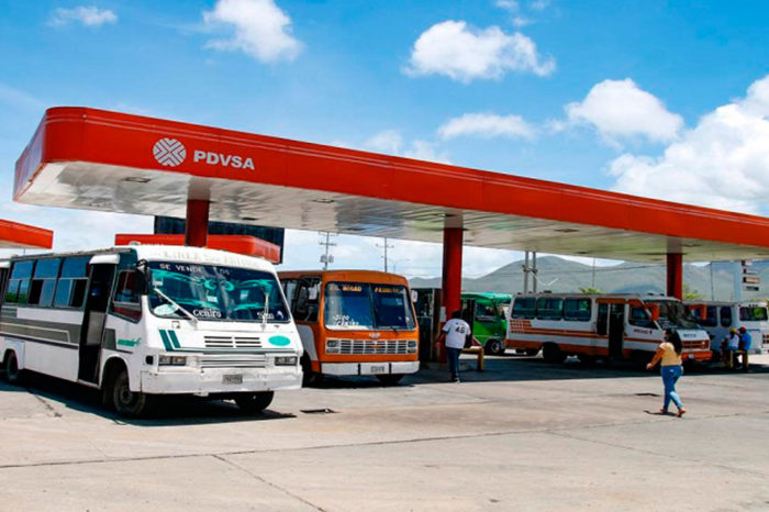 gasolina - transportistas - combustible - estación de servicio
