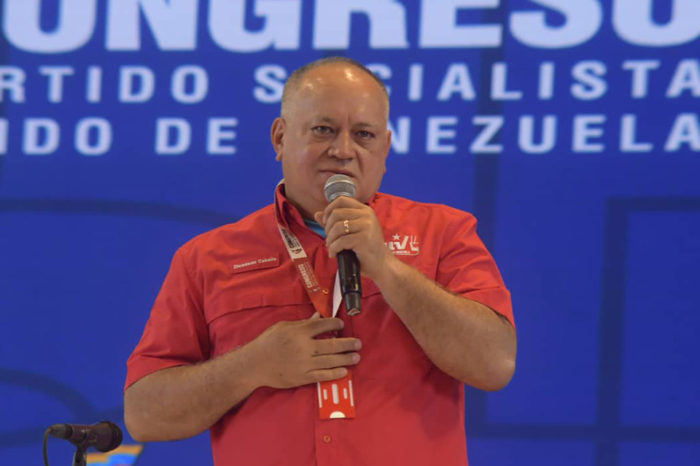 Diosdado Cabello pide denunciar mafias
